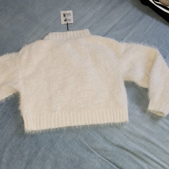 Cozy White Jumper - Picture 4 of 6